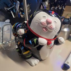 Large cat cookie jar
Like new