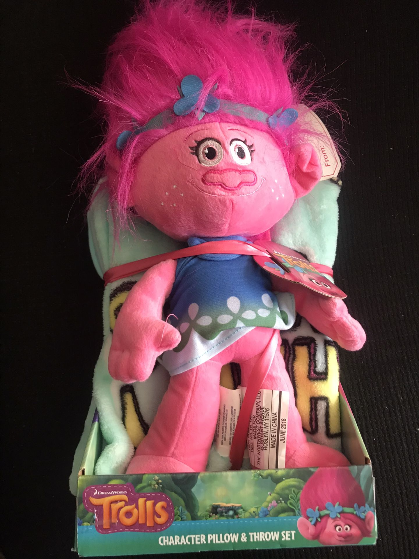 Trolls Poppy Character Pillow and Throw Set