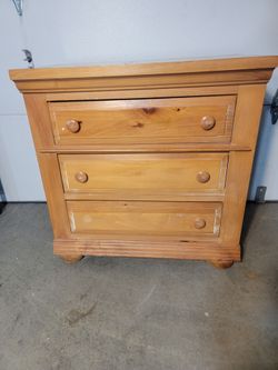 Huge night stand in great shape
