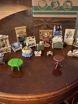 Vintage Resin Play set