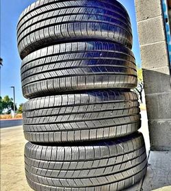 225-65R17 Michelin tires usadas en perfecta condición set of 4 😎🏁