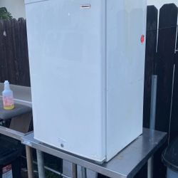 Mini Fridge 