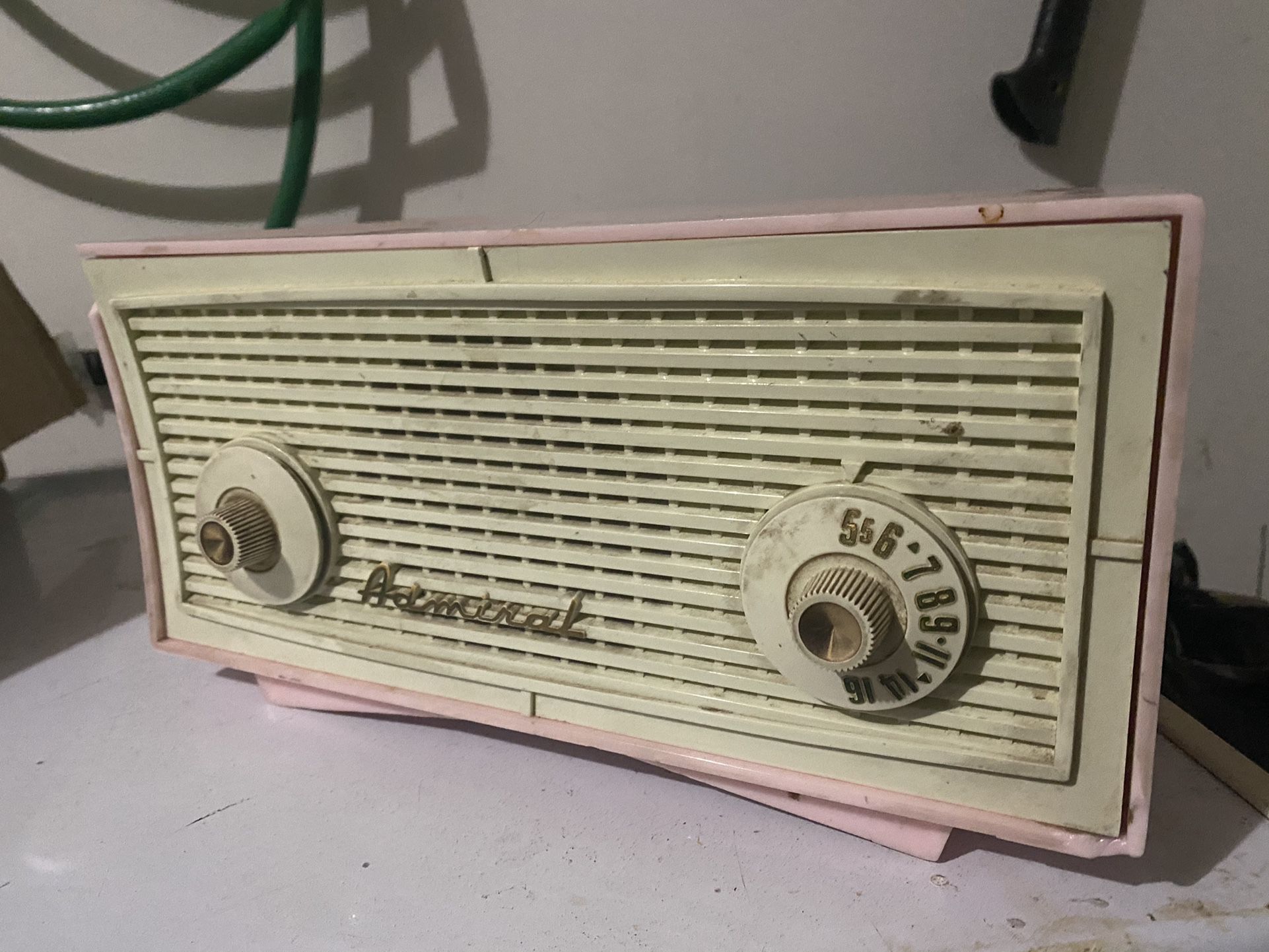 Vintage Admiral AM/FM Radio