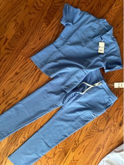 New small figs scrubs