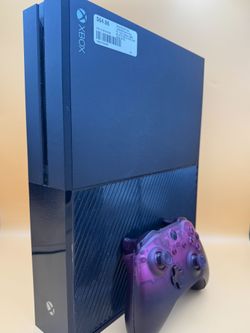 XBOX ONE CONSOLE WITH CONTROLLER AND POWER BRICK USED