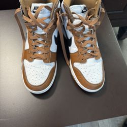 Women’s High Top Nike