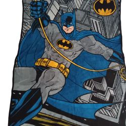 Batman Fleece Blanket Action Figure  Two Capes And Keychain 