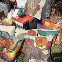 Free Throw Pillows, Household Items