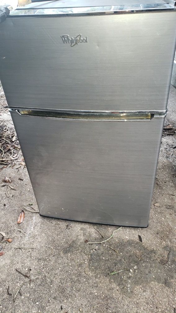 Mini Fridges with freezer