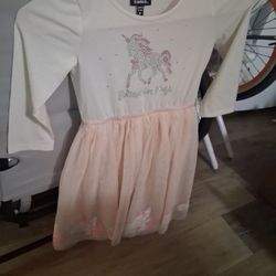 Girl's DRESSES 👗 $5.00 EACH