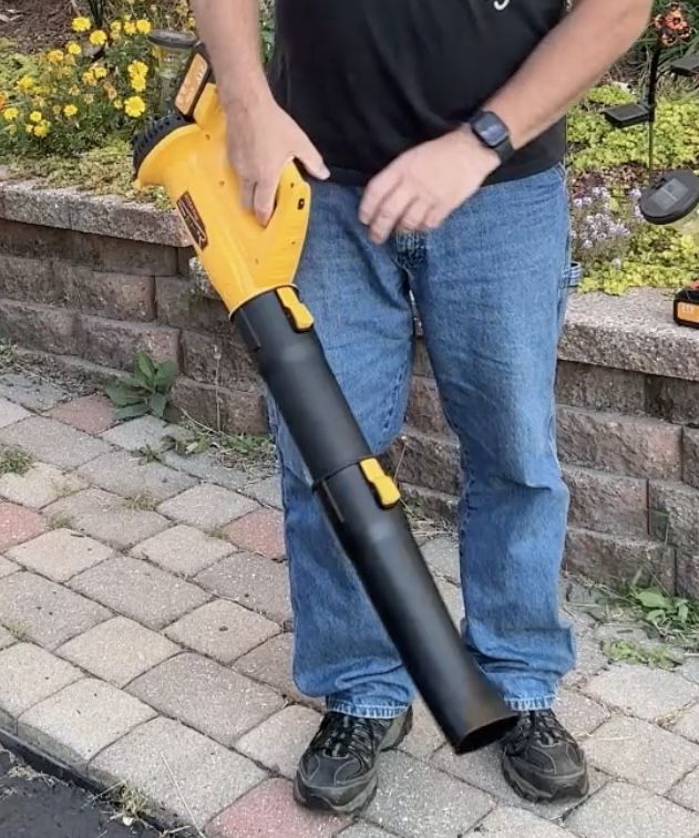 NEW Cordless Leaf Blower W/ 2 Batteries & Charger, 21V, 480CFM 150MPH & 6 Speeds !
