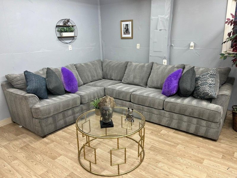 ⭐ Broyhill Light Grey Sectional Free Delivery 