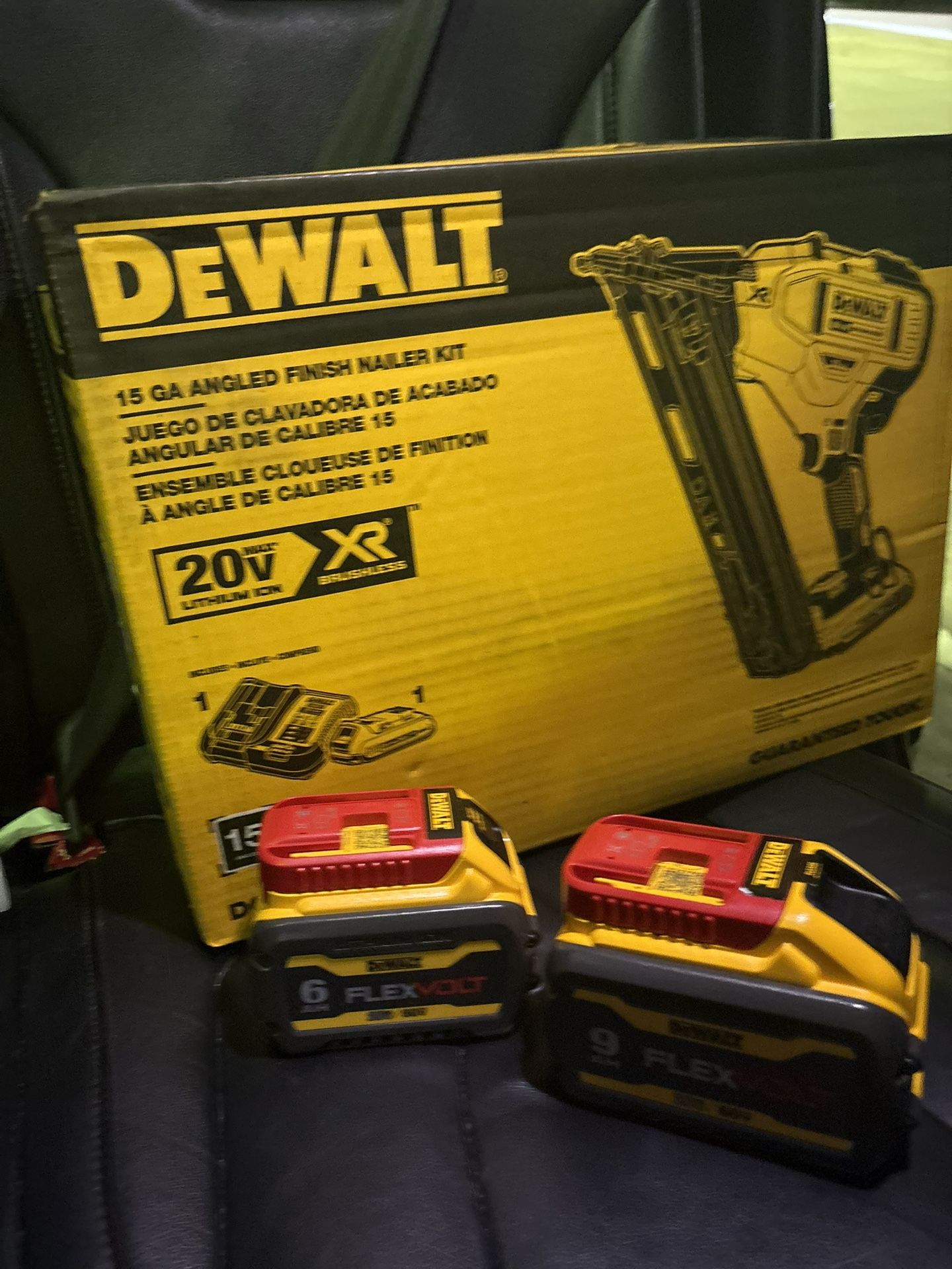 Dewalt 15 Ga Finished Nailer 9.0 6.0 Batteries