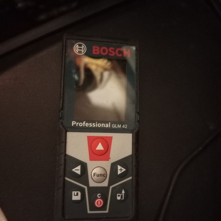 How Does The Bosch GLM 42 BLAZE 135 Laser Measure With Full