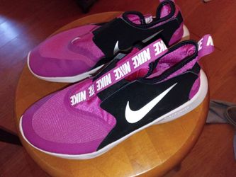 NIKE FLEX RUNNER SZ 5.5Y