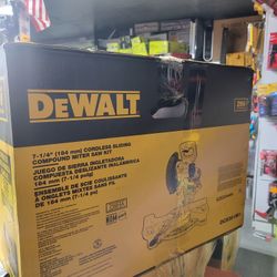 DEWALT


15 Amp Corded 10 in. Compound Single Bevel Miter Saw