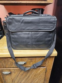DELL LAPTOP COMPUTER CASE  (NICE)