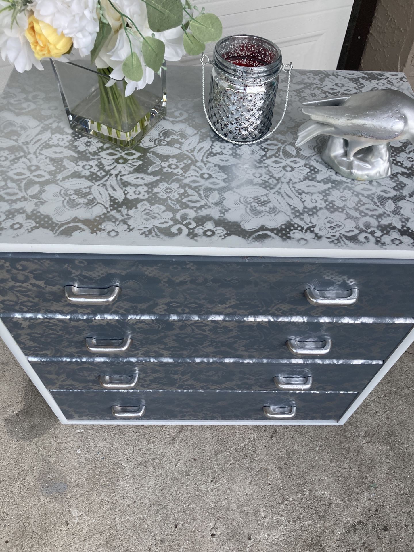 Pretty Small Dresser In Grey Gold Holographic Effect