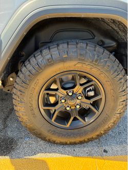 Jeep wheels and tires 285/70r17