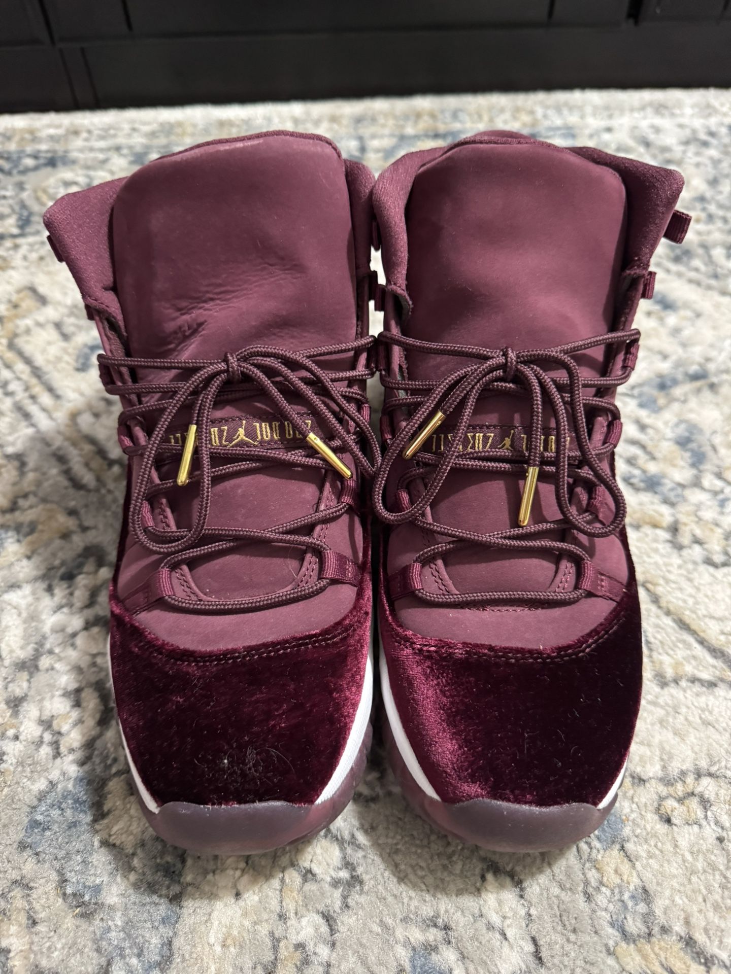 Jordan 11 (Velvet)