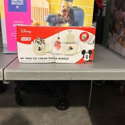 Disney dash My Mug Icecream Maker Bundle $35