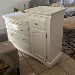 Kids Dresser/changing Table