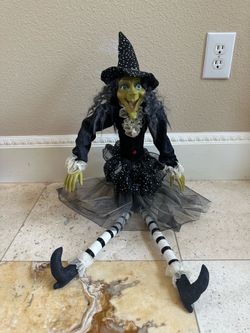 Halloween Decor - Witch shelf sitter