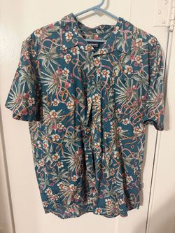 Patagonia men’s go to shirt blue floral size L