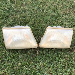 Genuine OEM Original 2000 Ford Ranger Headlights Set Pair Right Left Driver Passenger Side Head Lamps Low Beam Light Bulbs 9007