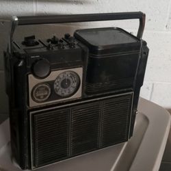 Vintage Sears Tv/radio For Parts Or Repair