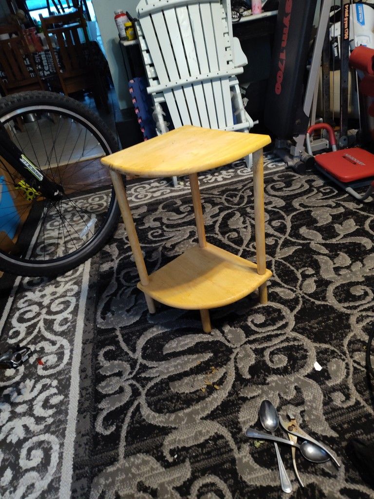 Corner Table