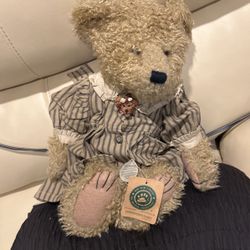 Boyds Bear Beatrice B BeatRHugs  Clothing Grandmother Beat