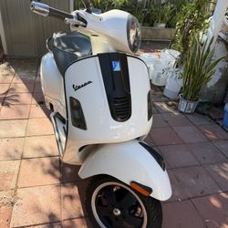 2013 Vespa Super GTS300