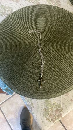 925 Chain And Cross