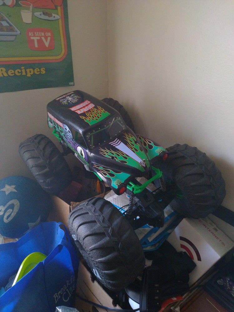 Monster Truck Rc With Remote 