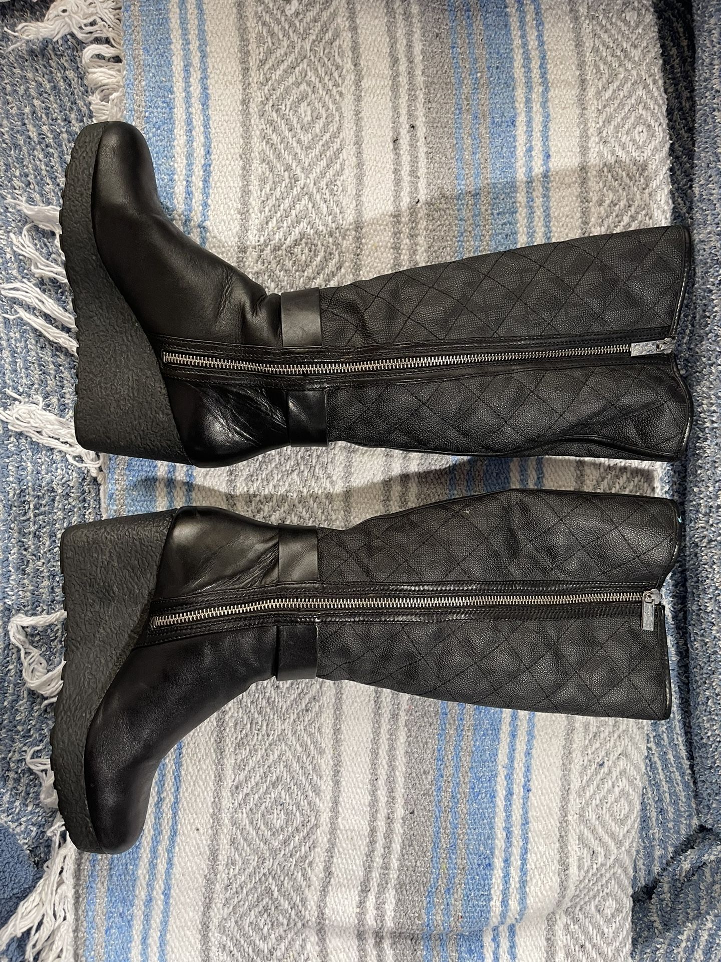 MK Black  boots Size 6 