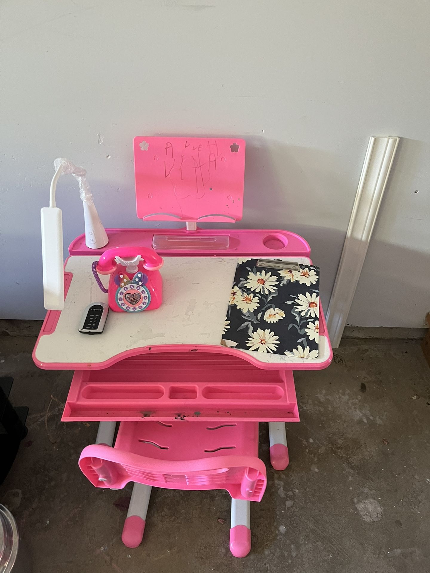 Kids’ Study Desk & Chair Set – Pink Color – Adjustable Height