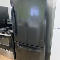 All Black Fridge With Ice Maker 68x33