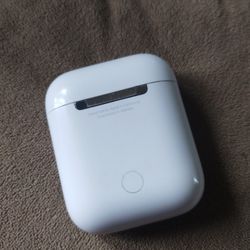 Air pod (2nd Generation) Works. Comes With Case And Charging Cord 