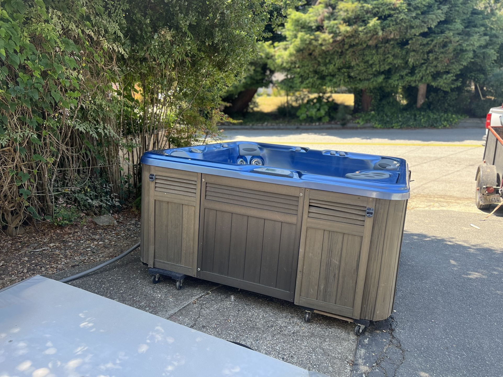 Hot Tub Delivered 2005 Sundance Very Good Condition 