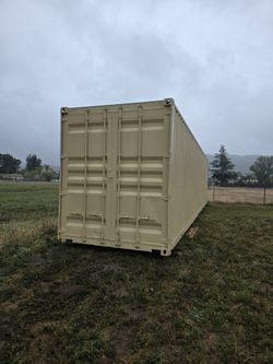 SHIPPING CONTAINERS 