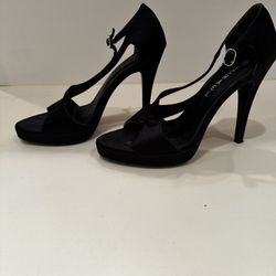 Black High Heeled Satin Shoes, Size 7 1/2