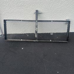 Cargo carrier with Lock