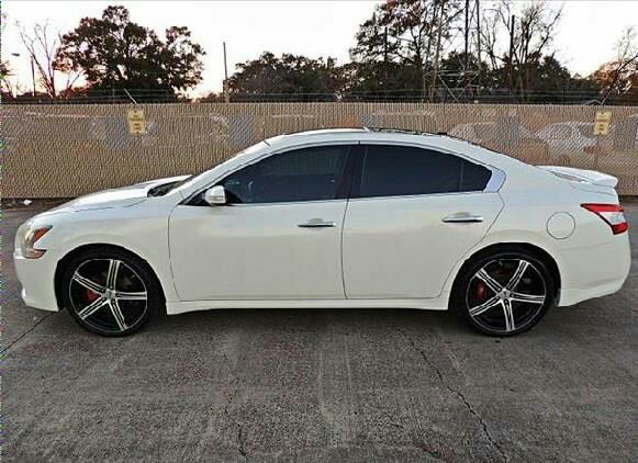 2009 Nissan Maxima SV leather rims 84K