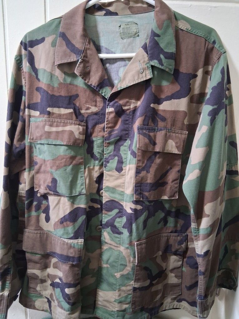 US Army Woodland Camo Shirt (L)