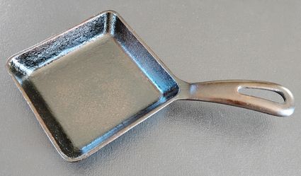 Griswold cast iron skillet