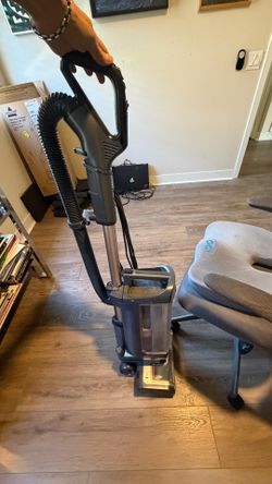 SHARK Vertex Vacuum Cleaner