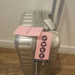 Silver Luxury LUGGAGE by Juicy Coulture 