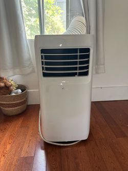 Midea 8000btu standing AC.