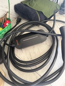 Romaa Tesla Charger